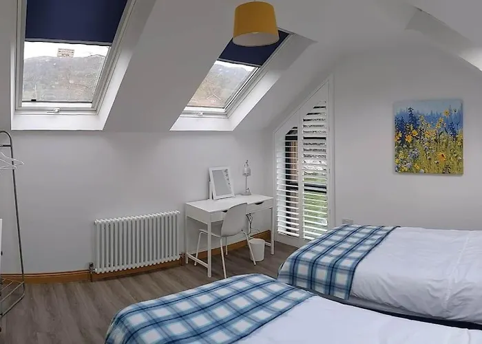 Cosy 2 Bedroom Coach House