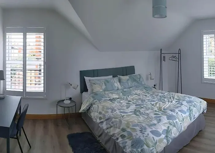 Cosy 2 Bedroom Coach House