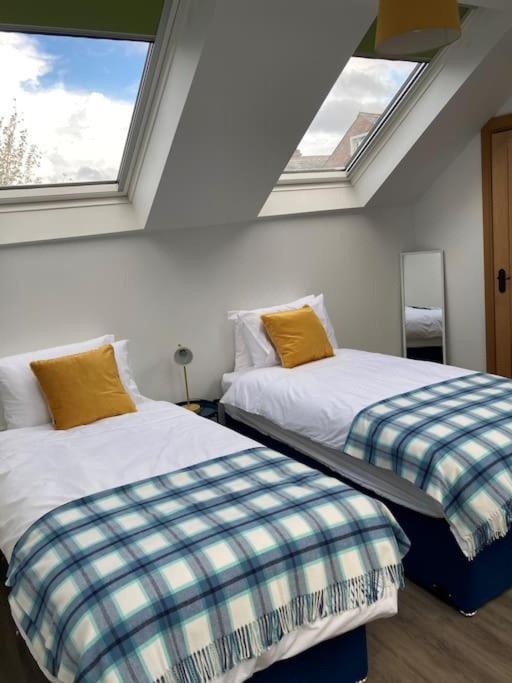 Cosy 2 Bedroom Coach House *