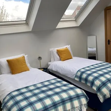 Cosy 2 Bedroom Coach House Belfast Exterior photo